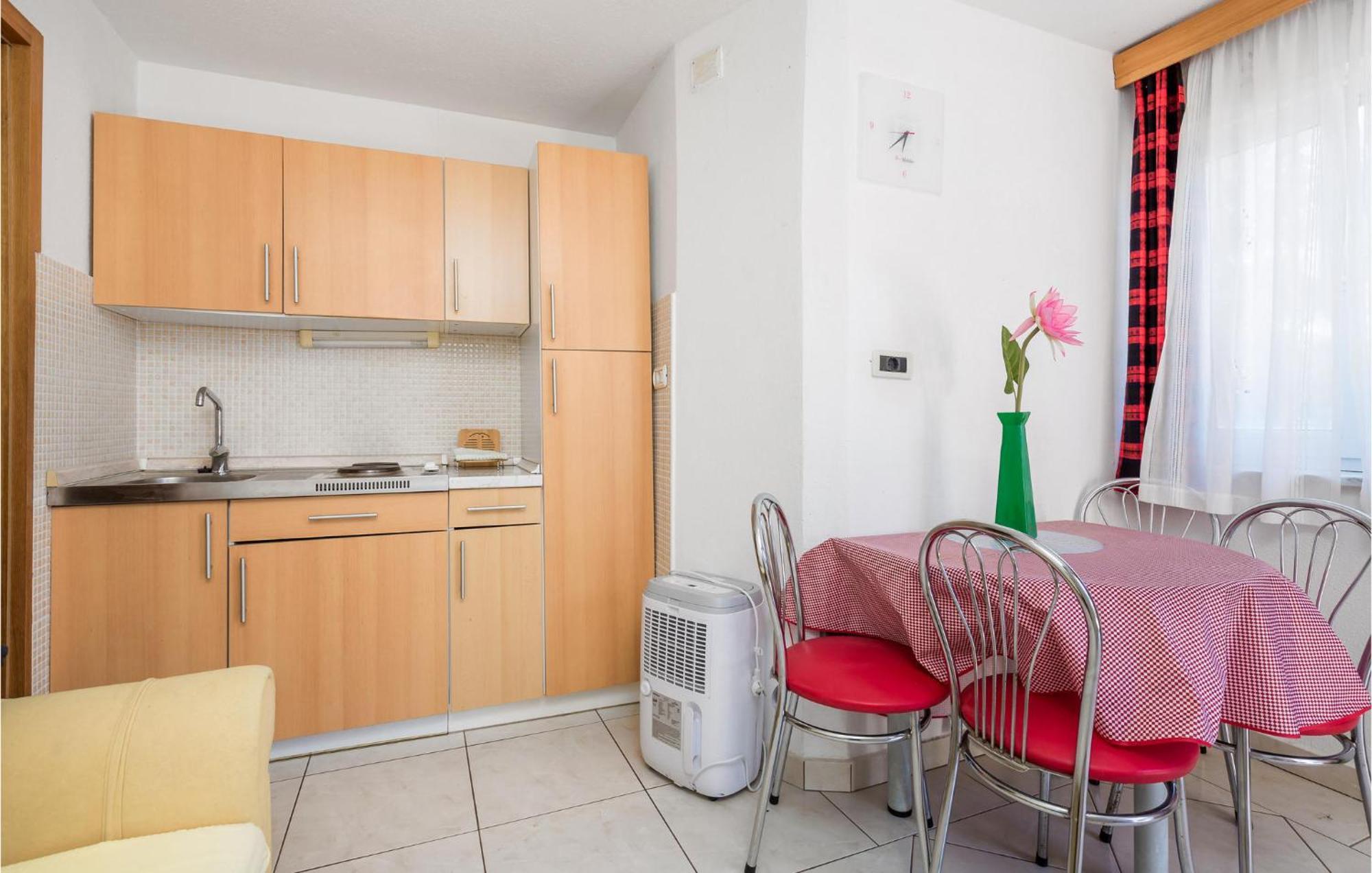 Beach Front Apartment In Punta Kriza With Kitchen מראה חיצוני תמונה