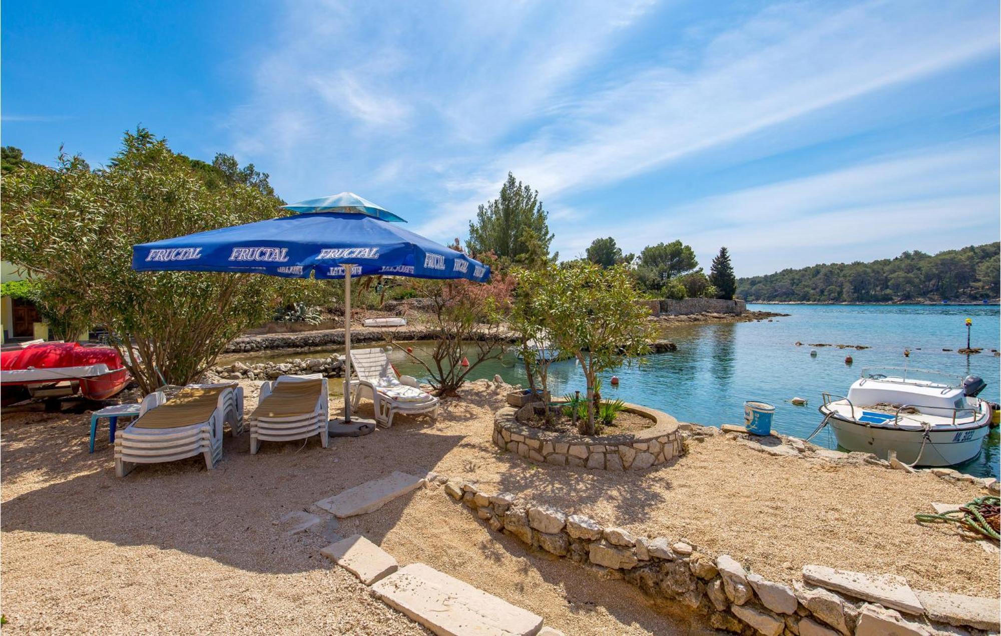 Beach Front Apartment In Punta Kriza With Kitchen מראה חיצוני תמונה